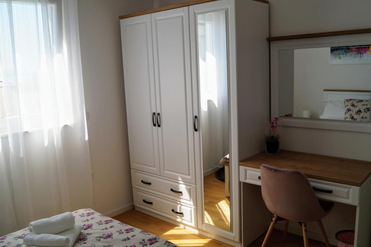 Apartment Ivona With Beautiful Seaview マカルスカ エクステリア 写真
